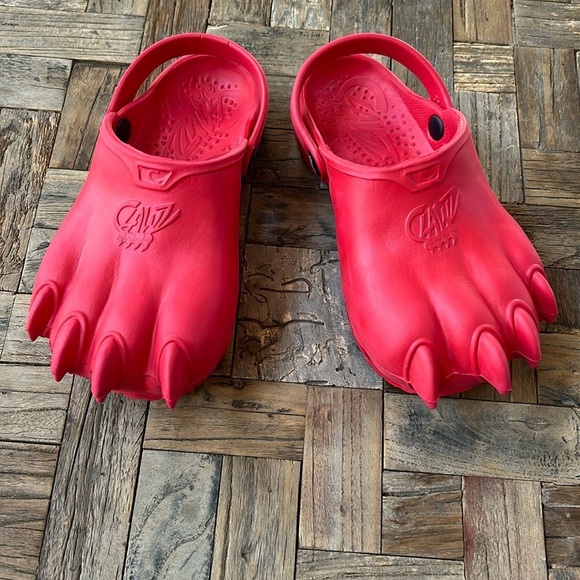 Clawz Kids Red Slip On Clogs Sandals Children’s size 13 - Picture 1 of 10